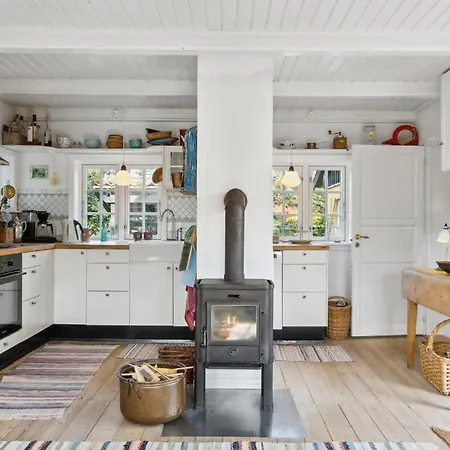 Дом отдыха 3 Bedroom Awesome In Транекер