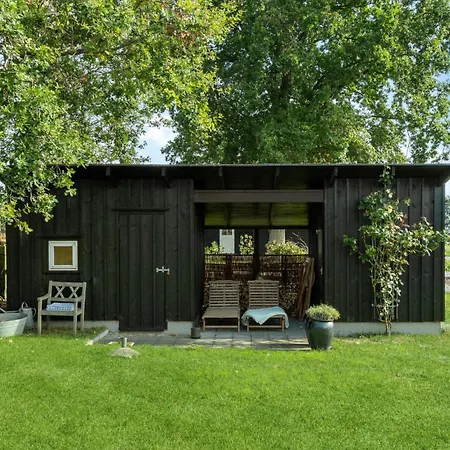 Дом отдыха 3 Bedroom Awesome In *