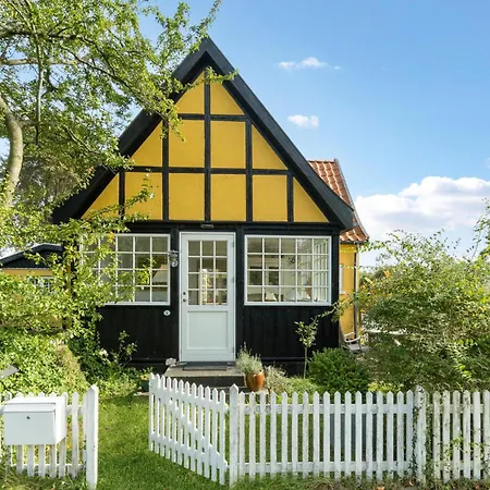 Дом отдыха 3 Bedroom Awesome In Транекер