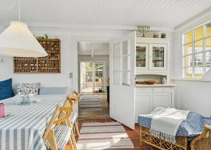 3 Bedroom Awesome In Дом отдыха Транекер