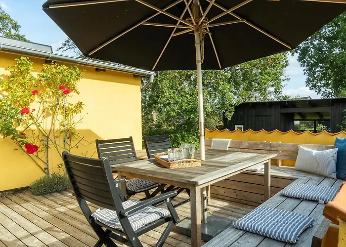 Дом отдыха 3 Bedroom Awesome In *