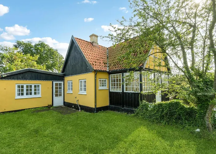 3 Bedroom Awesome In Дом отдыха *